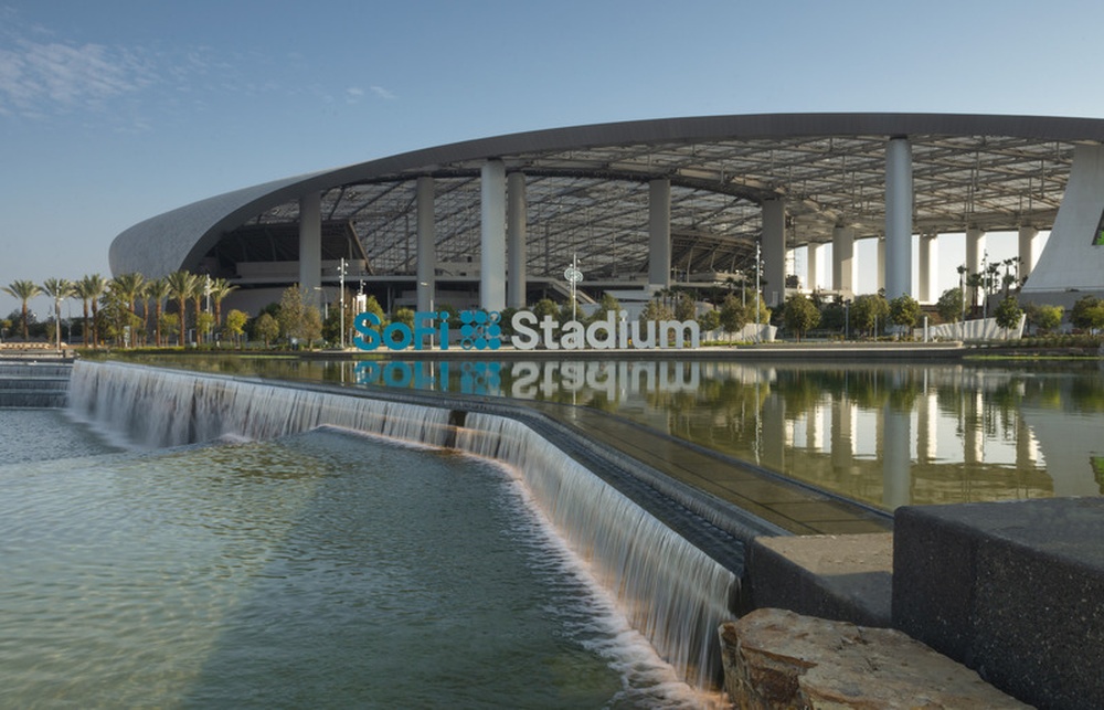Luxury Car Service to Sofi Stadium 